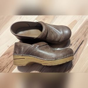 Tan Dansko size 38